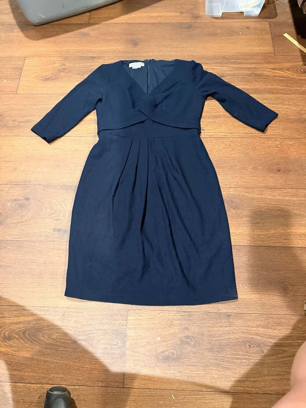 Kay Unger New York Navy Blue V-Neck 3/4 Sleeve Pleated Cocktail Dress Size 10